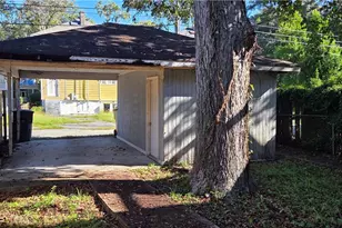 218 W 38th St, Savannah, GA 31401 - Photo 18