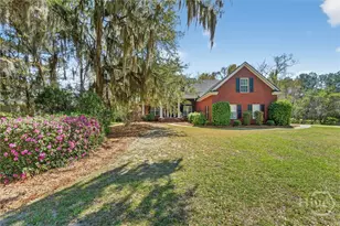 273 Shadow Moss Cir, Richmond Hill, GA 31324 - Photo 2