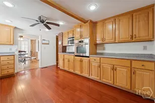 742 E Park Ave, Savannah, GA 31401 - Photo 12