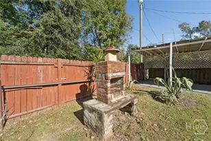 742 E Park Ave, Savannah, GA 31401 - Photo 38