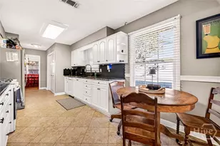 1121 Madrid Ave, Savannah, GA 31406 - Photo 14