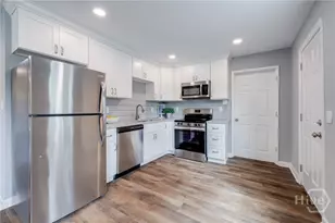 504 E Montgomery Cross Rd, Savannah, GA 31406 - Photo 10