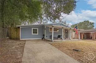1919 E 51st St, Savannah, GA 31404 - Photo 2