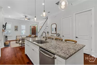 517 E Liberty Street, Savannah, GA 31401 - Photo 8