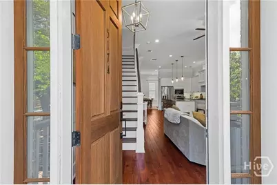 517 E Liberty Street, Savannah, GA 31401 - Photo 2