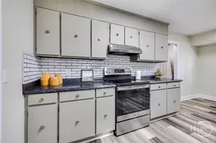 13008 Largo Dr, Savannah, GA 31419 - Photo 12