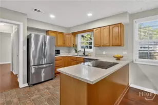1001 Debbie St, Savannah, GA 31410 - Photo 16