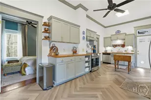 321 W 39th St, Savannah, GA 31401 - Photo 8