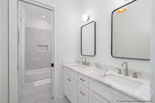 218 W 43rd St, Savannah, GA 31401 - Photo 10