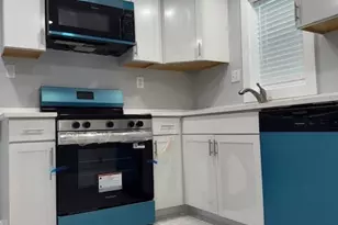 19 Burke Ave, Savannah, GA 31408 - Photo 2