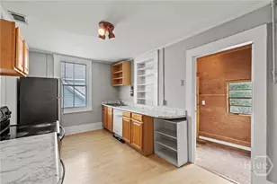 723 E Henry St, Savannah, GA 31401 - Photo 28