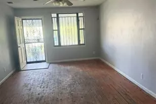 1011 W 45th St, Savannah, GA 31405 - Photo 2