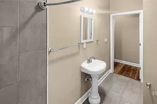 823 W 39th St, Savannah, GA 31415 - Photo 6