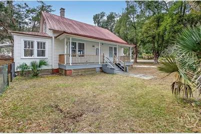 1401 Wayne Street, Darien, GA 31305 - Photo 2