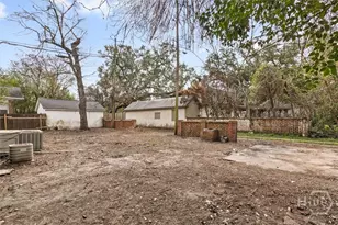 221 E 49th St, Savannah, GA 31405 - Photo 36