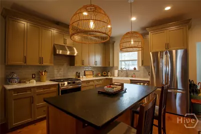 919 E Waldburg Street, Savannah, GA 31401 - Photo 8