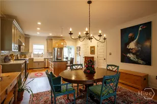 919 E Waldburg St, Savannah, GA 31401 - Photo 8