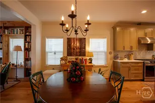 919 E Waldburg St, Savannah, GA 31401 - Photo 14