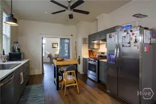 921 E Waldburg St, Savannah, GA 31401 - Photo 6