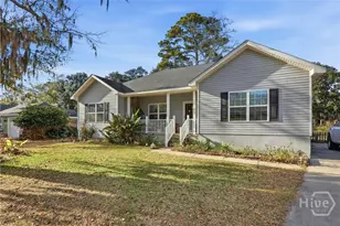 613 Leaning Oaks Dr, Savannah, GA 31410 - Photo 2