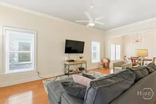 516 W 37th St, Savannah, GA 31415 - Photo 10