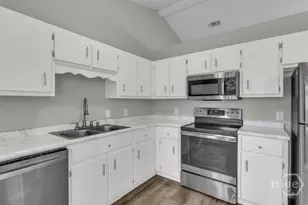 166 W Kenny Dr, Hinesville, GA 31313 - Photo 10