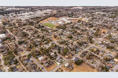 801 W 50th Street, Savannah, GA 31405 - Photo 18