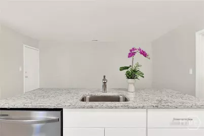 1309 E 55th Street, Savannah, GA 31404 - Photo 8