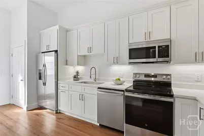 203 E 39th Street, Savannah, GA 31401 - Photo 6