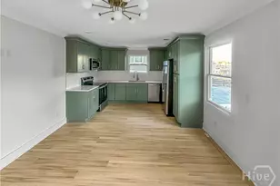 316 W 40th St, Savannah, GA 31401 - Photo 4
