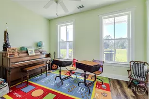 215 Lorenzo Hurst Rd, Springfield, GA 31329 - Photo 16