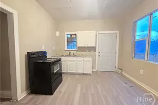 1207 E Bolton St, Savannah, GA 31404 - Photo 12