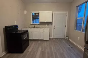 1207 E Bolton St, Savannah, GA 31404 - Photo 10
