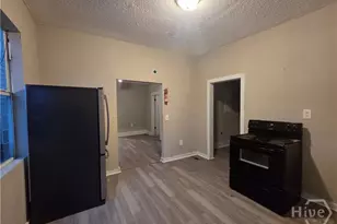 1207 E Bolton St, Savannah, GA 31404 - Photo 10