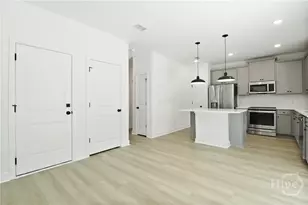 302 Kingswood Cir, Savannah, GA 31302 - Photo 6