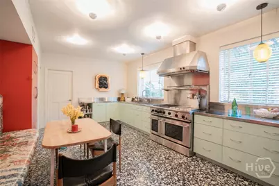102 E 45th Street, Savannah, GA 31405 - Photo 8