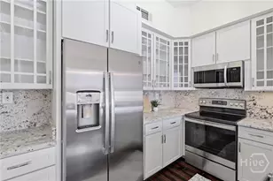 106 W Gwinnett St, Savannah, GA 31401 - Photo 12