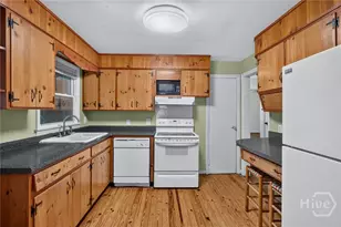 116 E 66th St, Savannah, GA 31405 - Photo 8