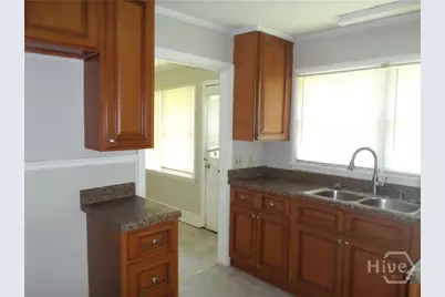 33 Russell Avenue, Garden City, GA 31408 - Photo 8