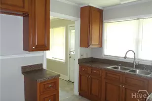 33 Russell Ave, Garden City, GA 31408 - Photo 8
