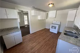 913 Carver St, Savannah, GA 31415 - Photo 2