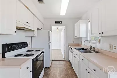 8 Larchmont Court, Savannah, GA 31419 - Photo 8