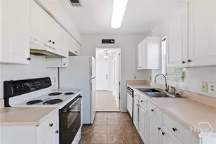 8 Larchmont Ct, Savannah, GA 31419 - Photo 8