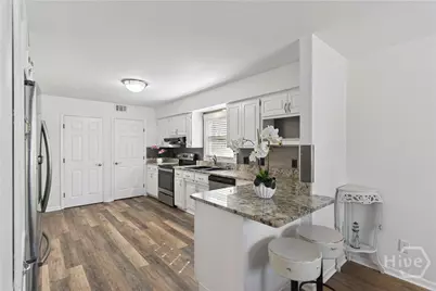 240 Georgia Street, St Simons Island, GA 31522 - Photo 8