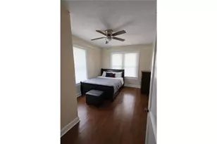 928 W Victory Dr, Savannah, GA 31415 - Photo 10