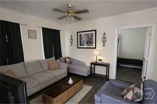 928 W Victory Dr, Savannah, GA 31415 - Photo 16
