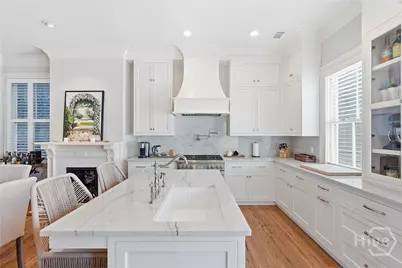 114 W Liberty Street, Savannah, GA 31401 - Photo 10