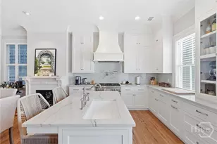 114 W Liberty St, Savannah, GA 31401 - Photo 10