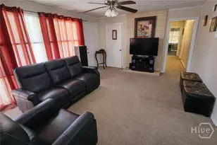 2348 Toussaint Ave, Savannah, GA 31404 - Photo 4