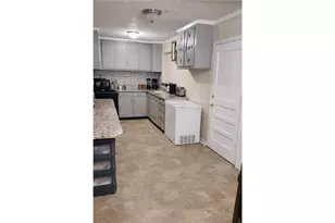 2348 Toussaint Ave, Savannah, GA 31404 - Photo 6